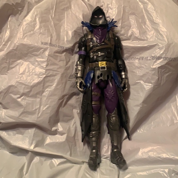 Like new Fornite Raven figurine - Picture 1 of 3
